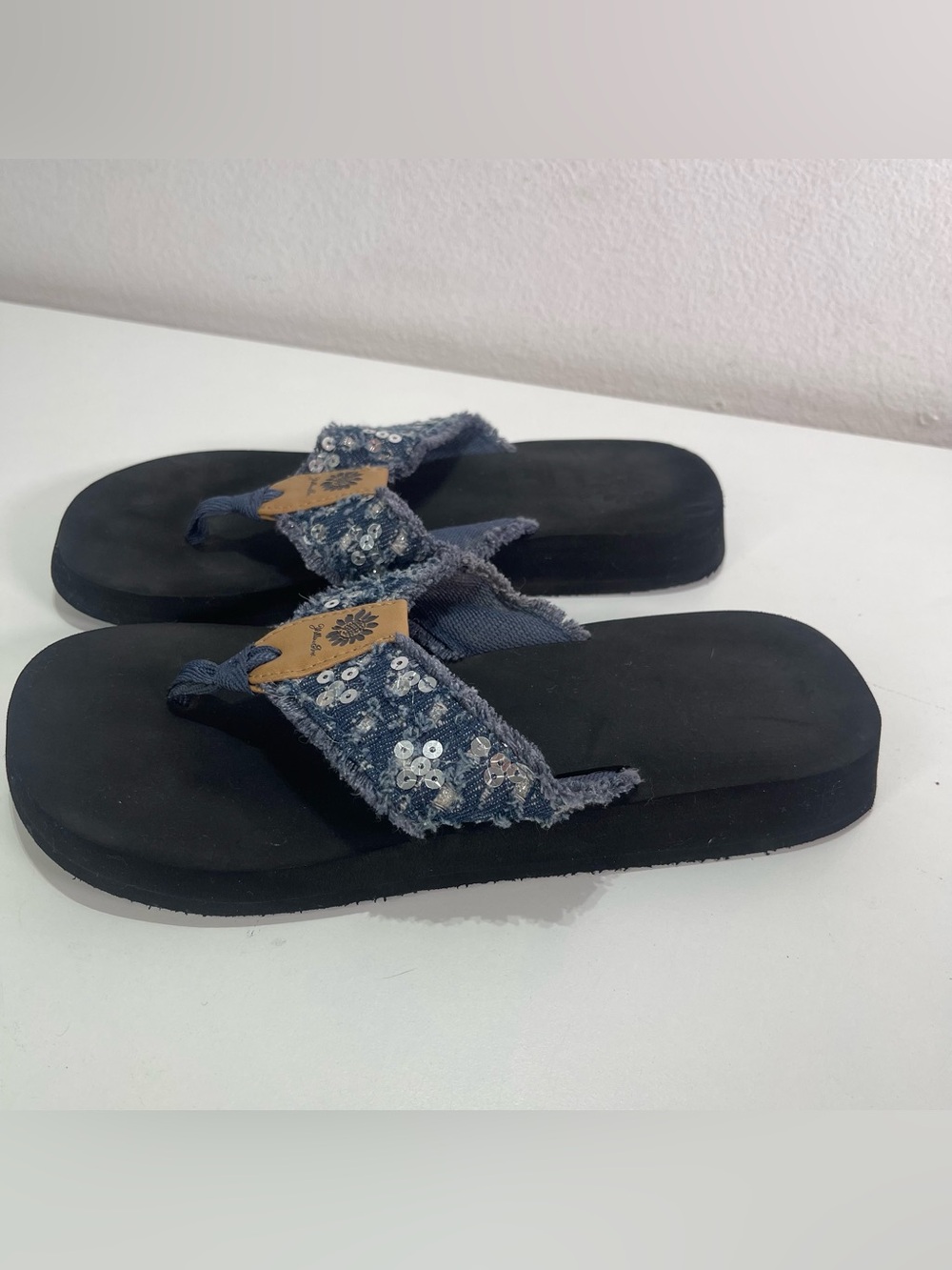 Yellow Box Women’s 7.5 Flip Flop Blue Denim Sequence Boho Y2K Surfer Beach Vacay